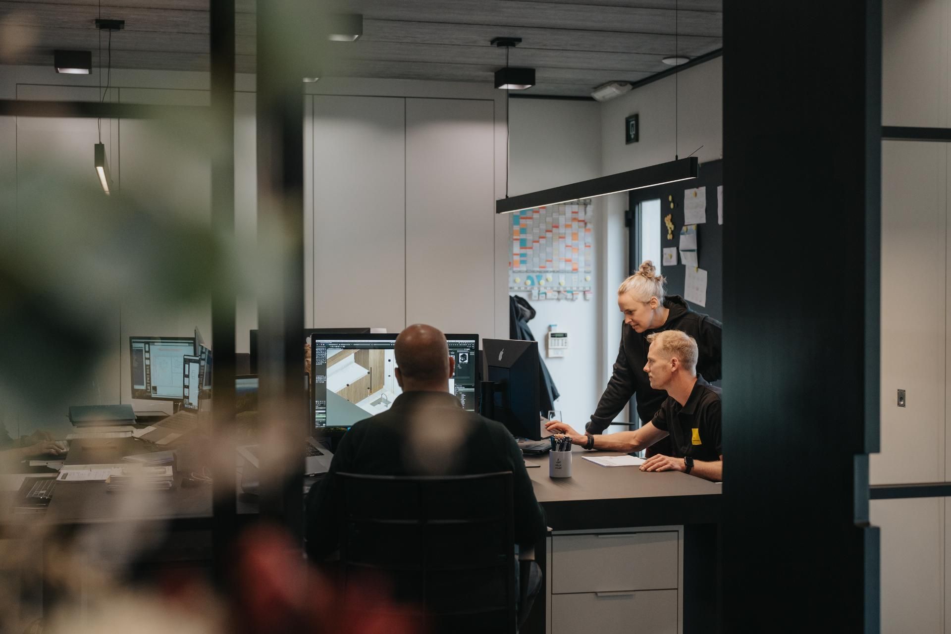 Het team van Dorus Coppelmans aan het werk voor service na oplevering