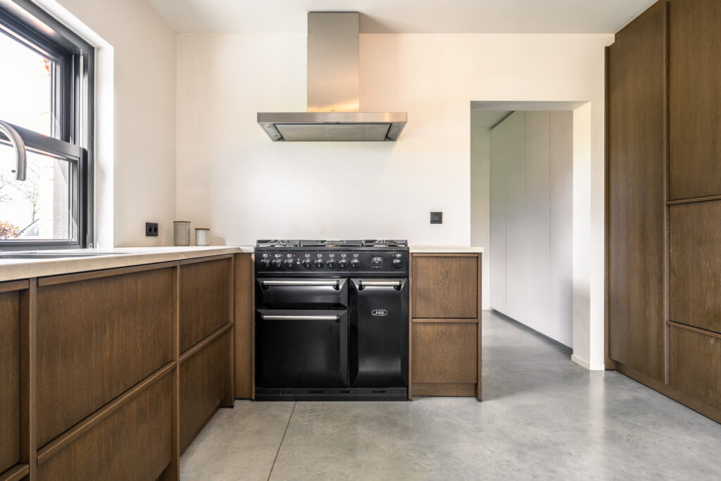 Keuken met blokgrepen en verticale verdeling
