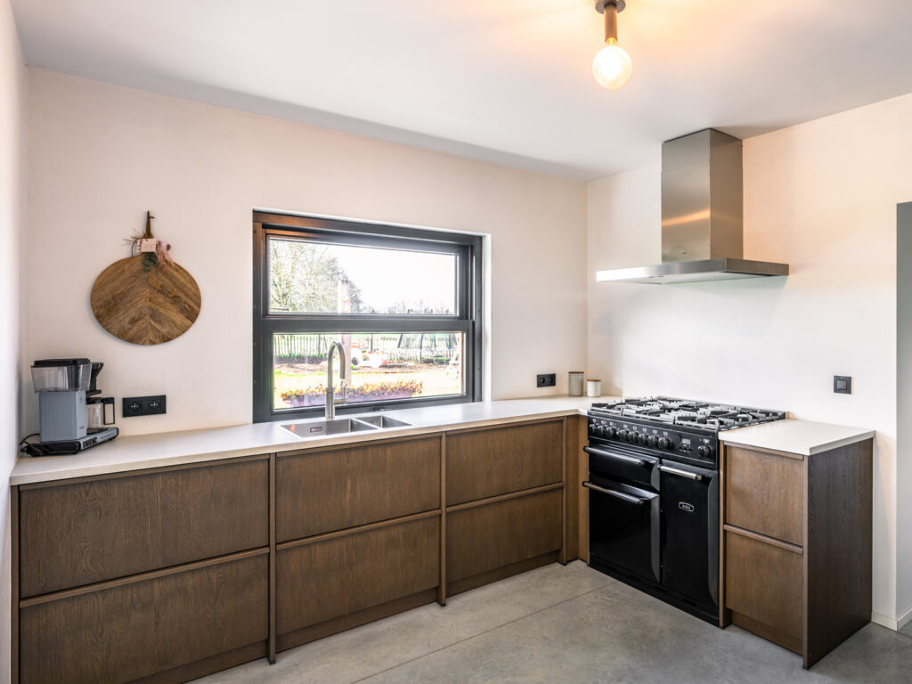 Keuken met blokgrepen en verticale verdeling